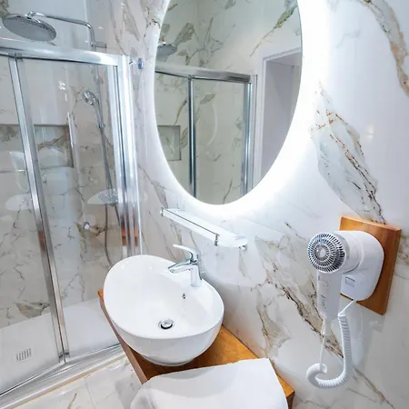 酒店 L-eremita Boutique 3*